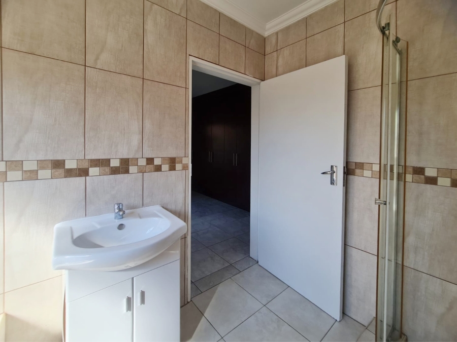 To Let 3 Bedroom Property for Rent in Melodie North West